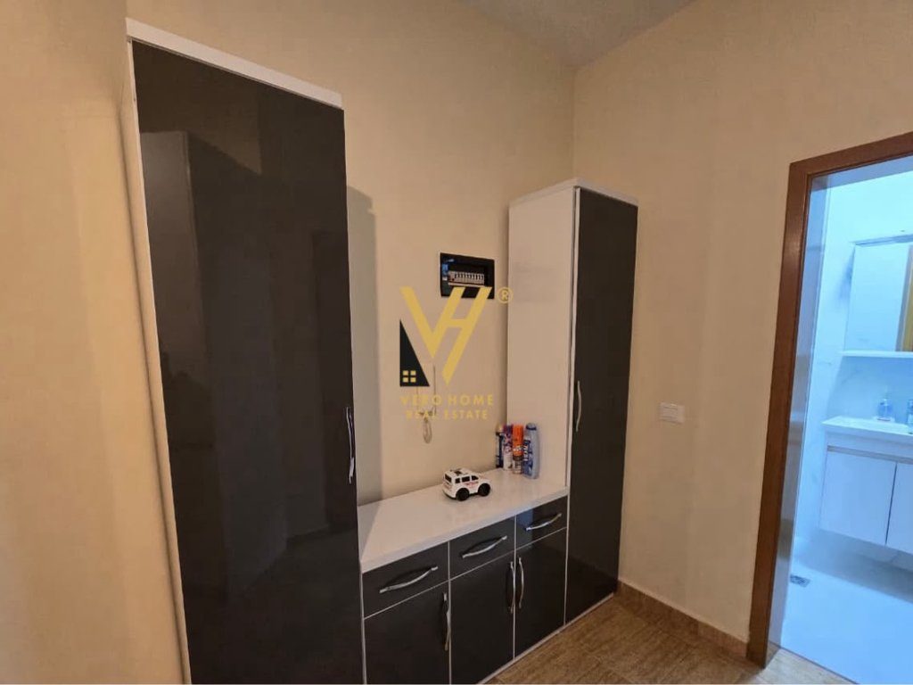 JEPET APARTAMENT 2+1+2+BLK ME QIRA TE RRUGA E KOSOVARVE 800 EURO 4
