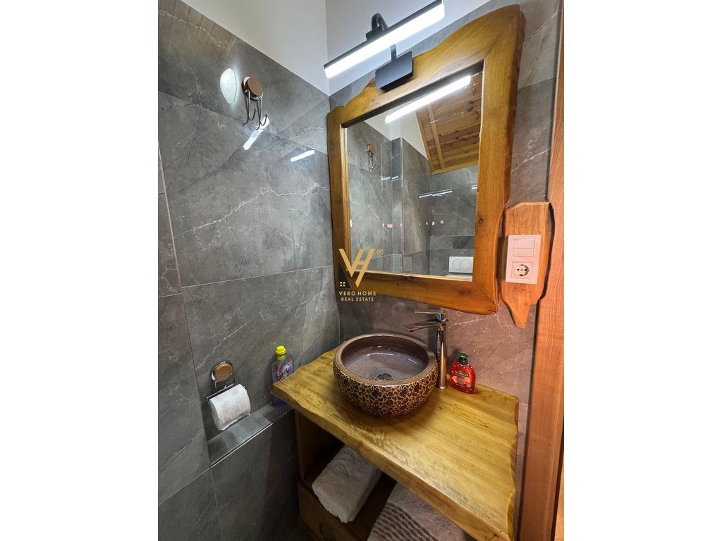 JEPET APARTAMENT 1+1 ME QIRA NE SHKOZE 40.000 LEKE 4