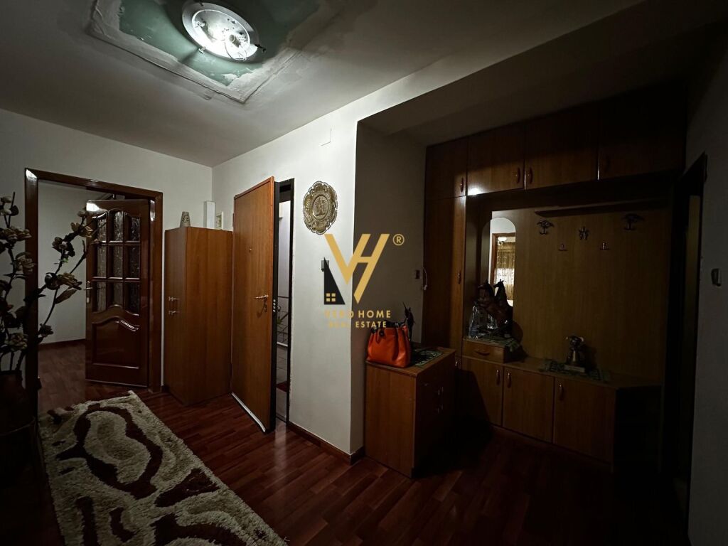 Jepet Apartament 2+1+ballkon me qera te Rruga Fortuzi 85 m2