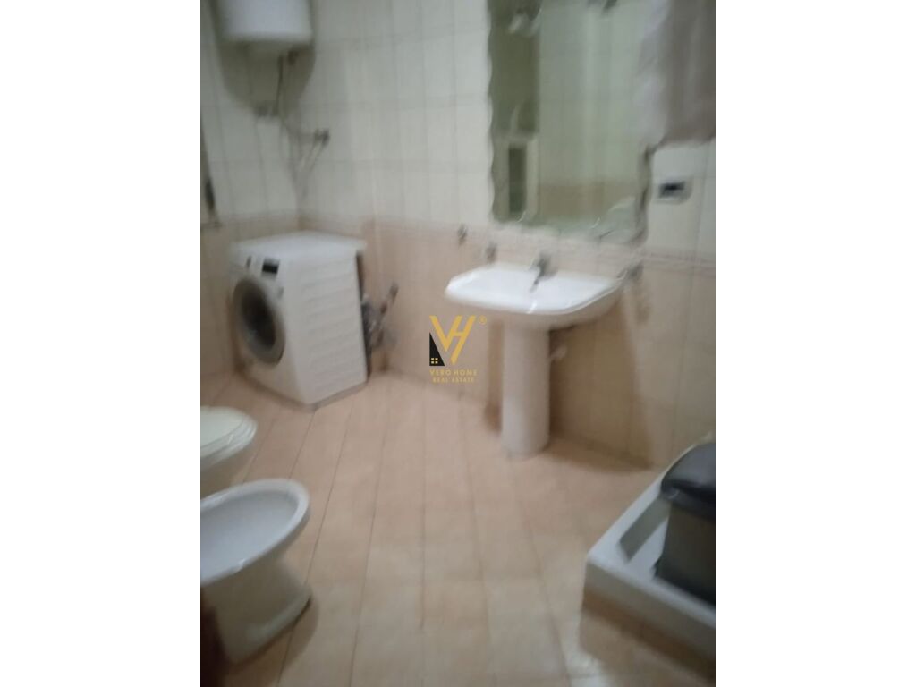 Jepet Apartament 2+1+ballkon me qera te Rruga e Durresit 73 m2 4