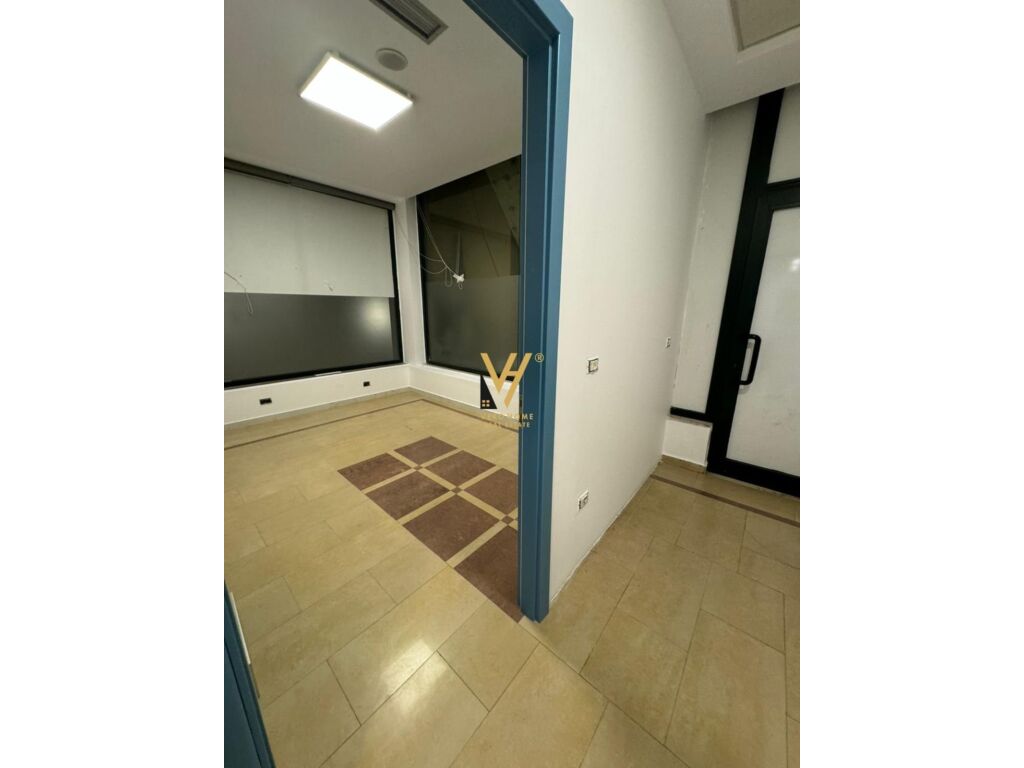 Jepet zyre me qera te Rruga Ferit Xhajko 280 m2 3