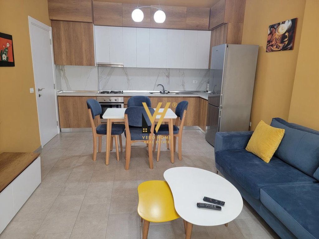 JEPET APARTAMENT 1+1+BLK ME QERA TE DELIJORGJI 60.000 LEKE 2
