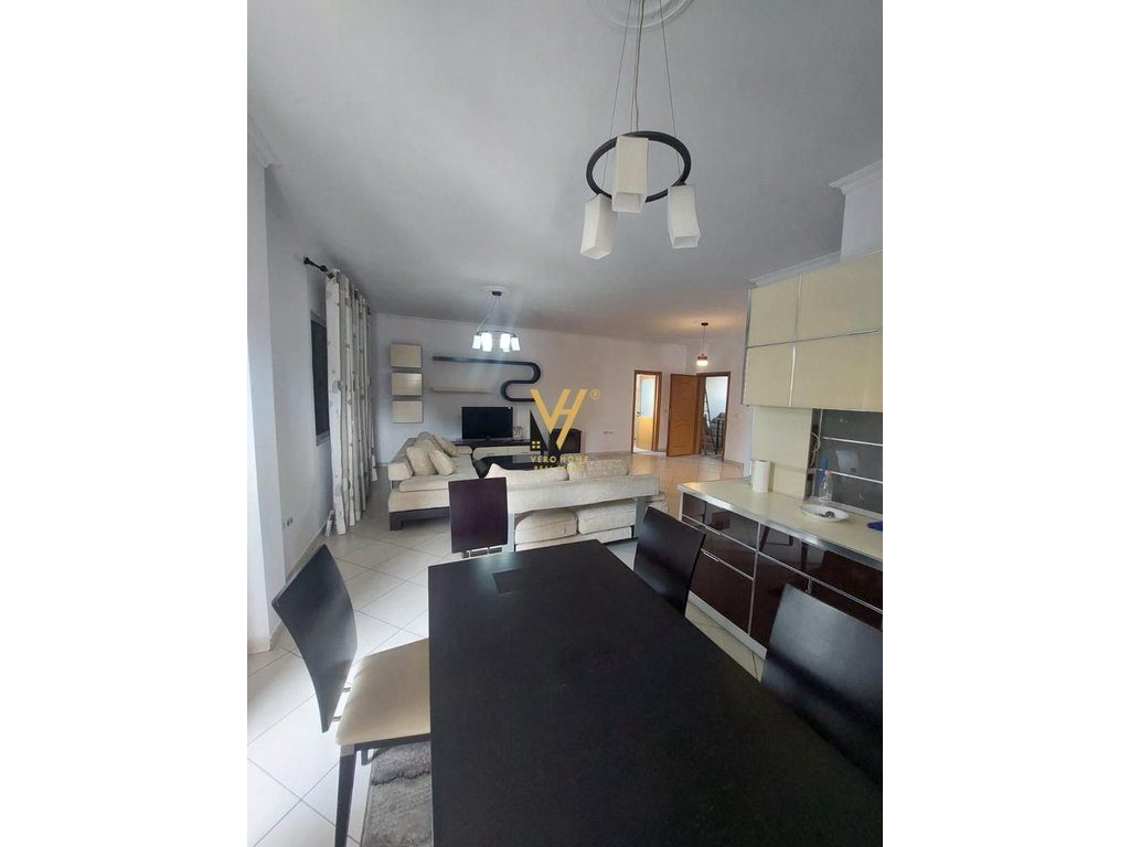 JEPET APARTAMENT 3+1+2BLK ME QERA NE SELITE 60.000 LEKE 2