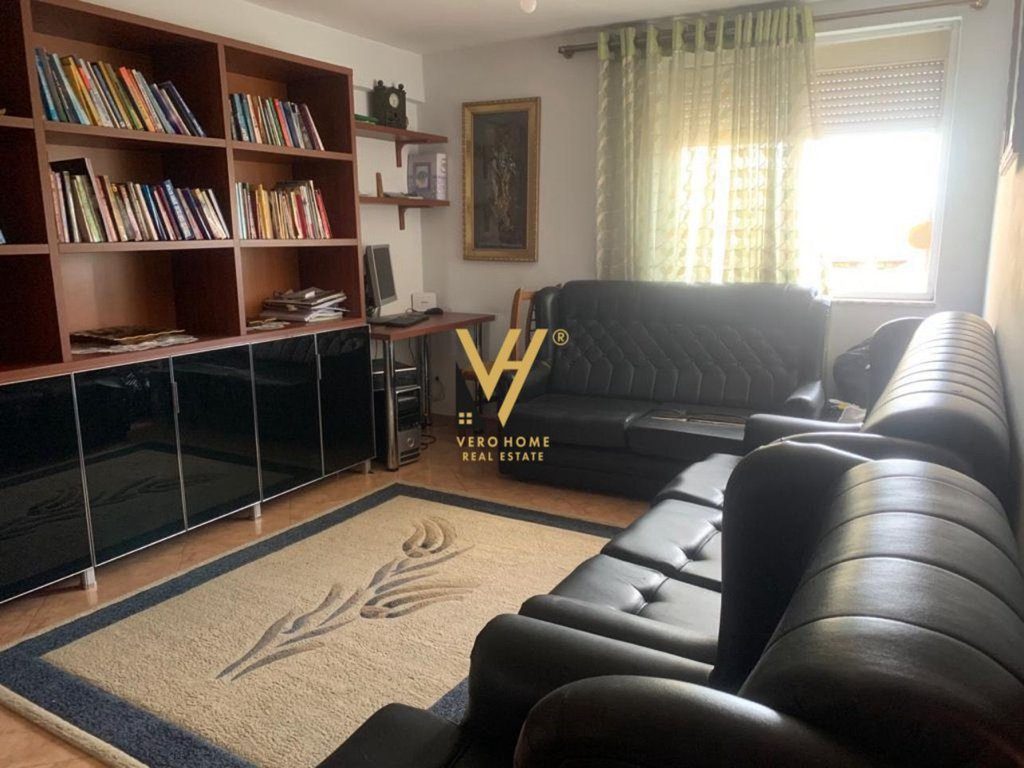 JEPET APARTAMENT 3+1+BLK ME QERA TE PAZARI I RI 65.000 LEKE