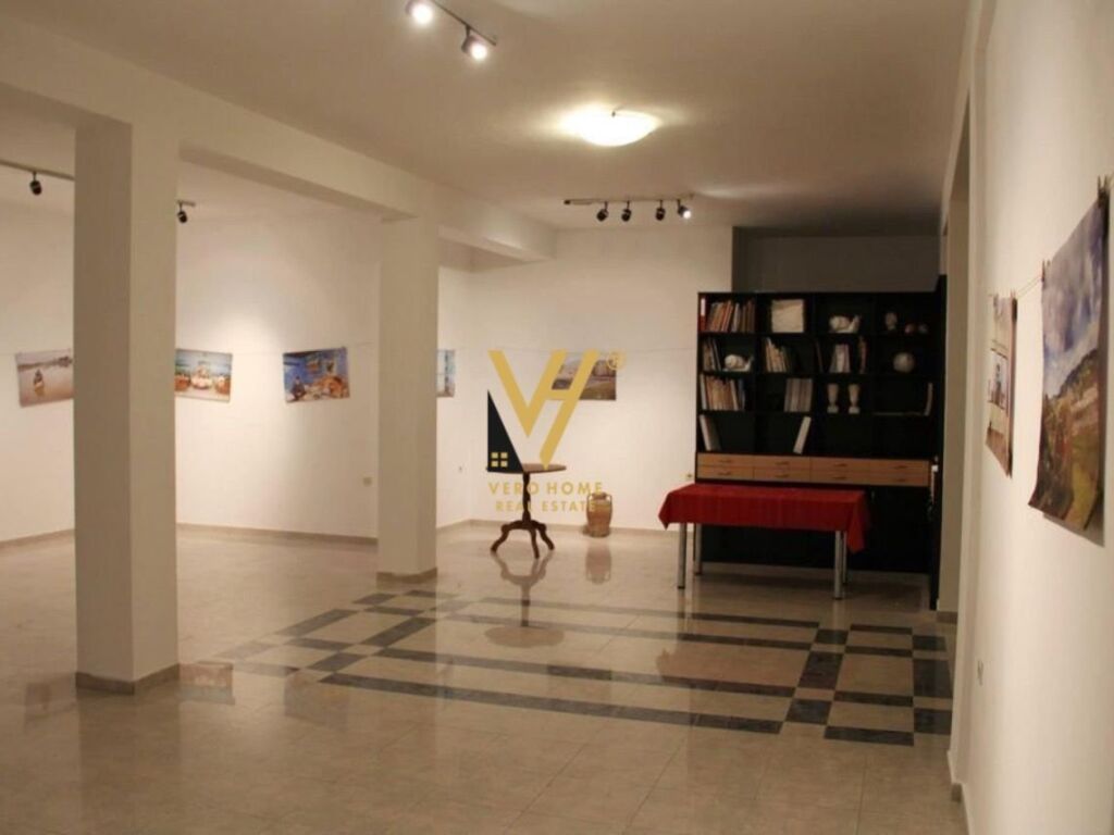 Jepet Zyre me qera te Rruga e Kavajes 120 m2 1