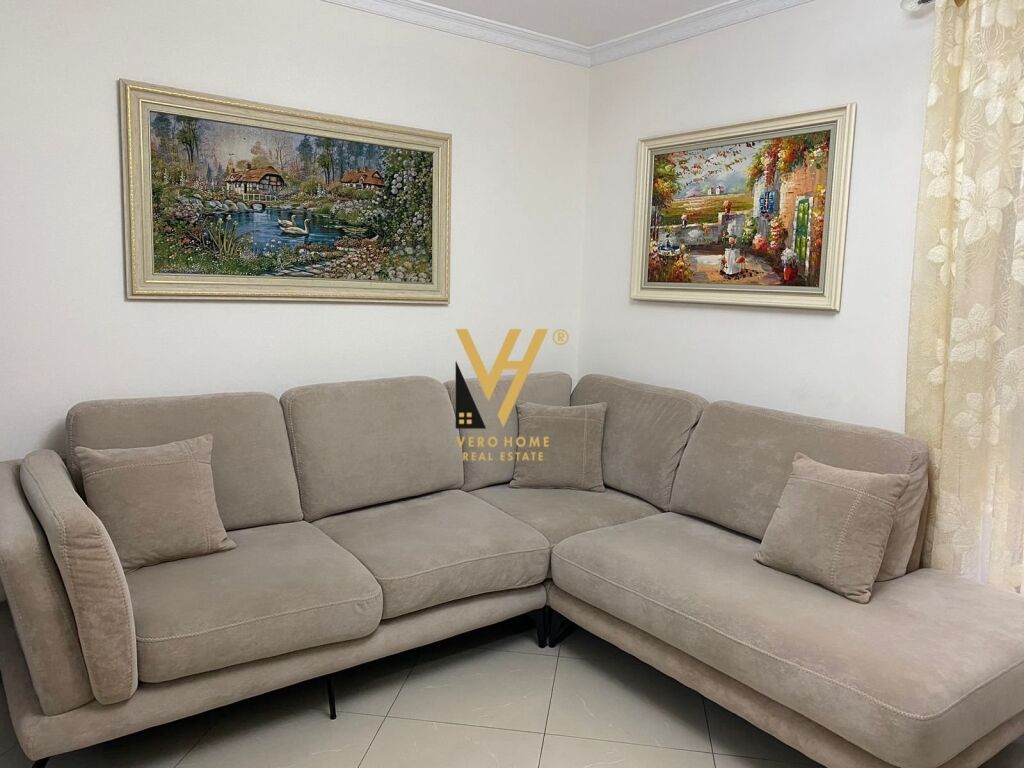Jepet Apartament 3+1 me qera te Pazari i Ri 90 m2 4