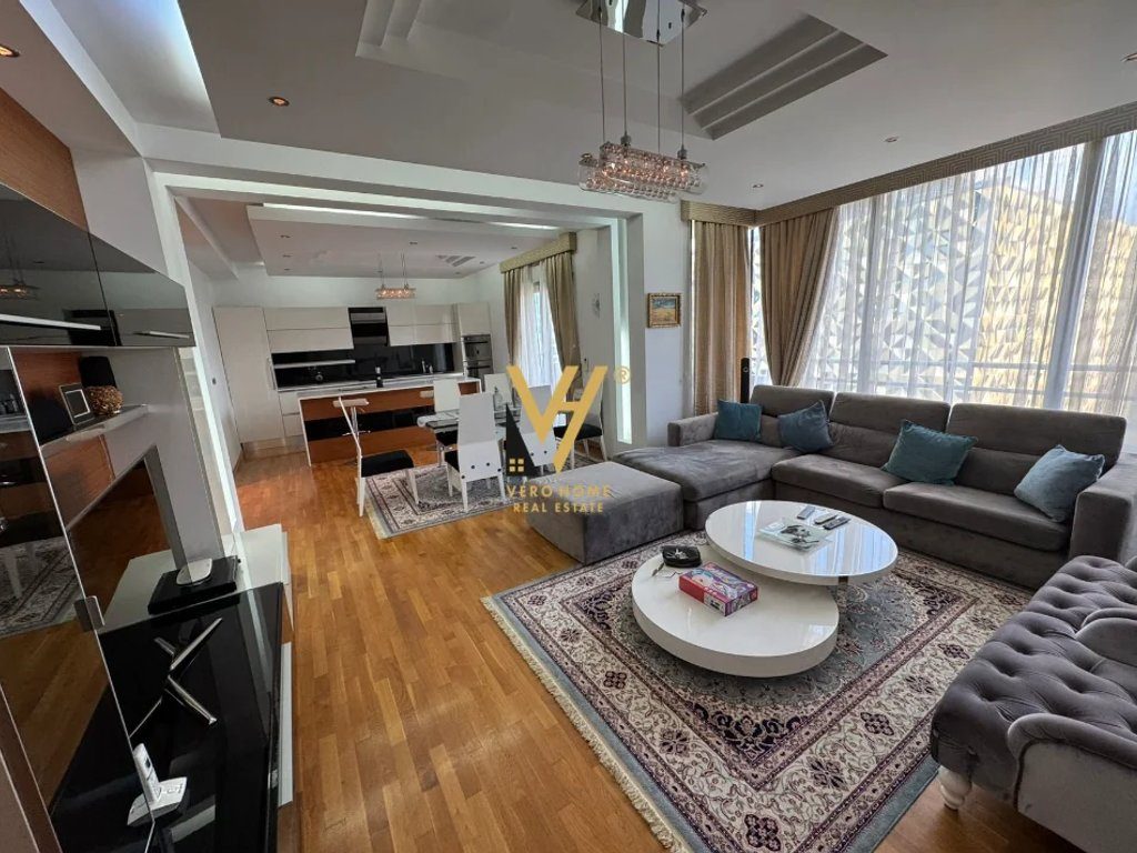 JEPET APARTAMENT 2+1+2+BLK ME QERA NE BLLOK 2.000 EURO