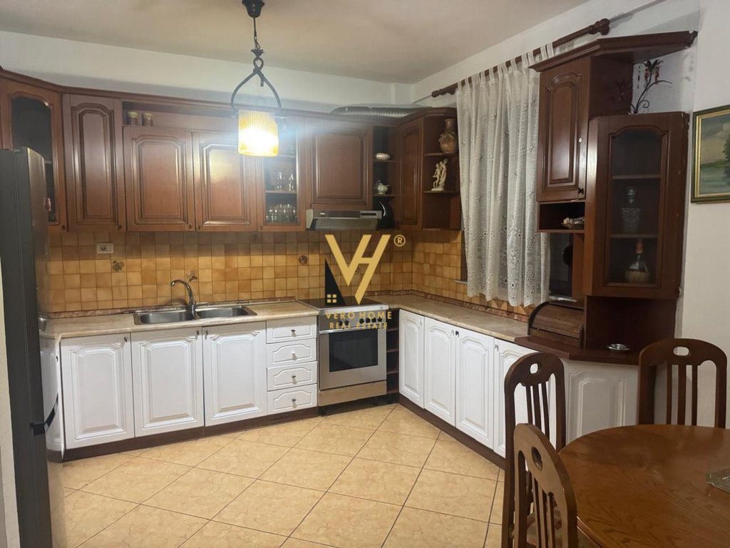 JEPET APARTAMENT 2+1+OBORR ME QIRA TE KODRA E DIELLIT 50.000 LEKE 2