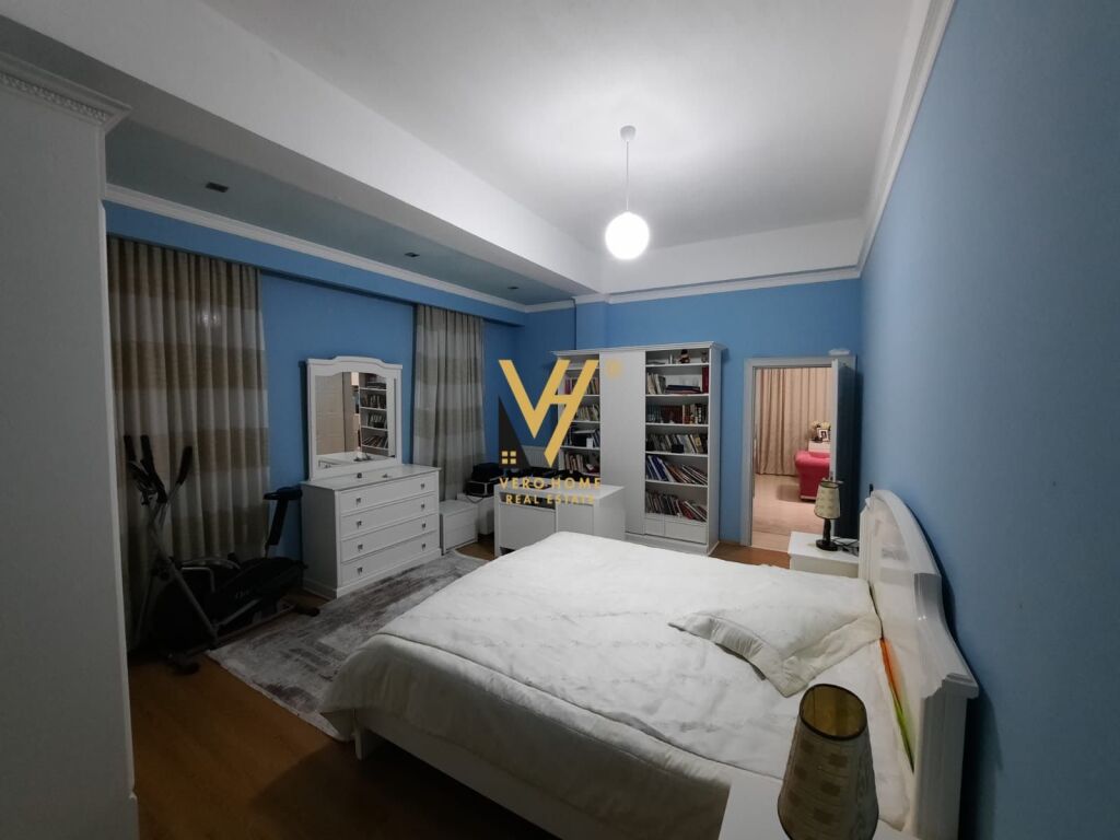 Shitet Objekt Biznesi tre Katesh te Lagjja 1 , Pogradec 1650 m2