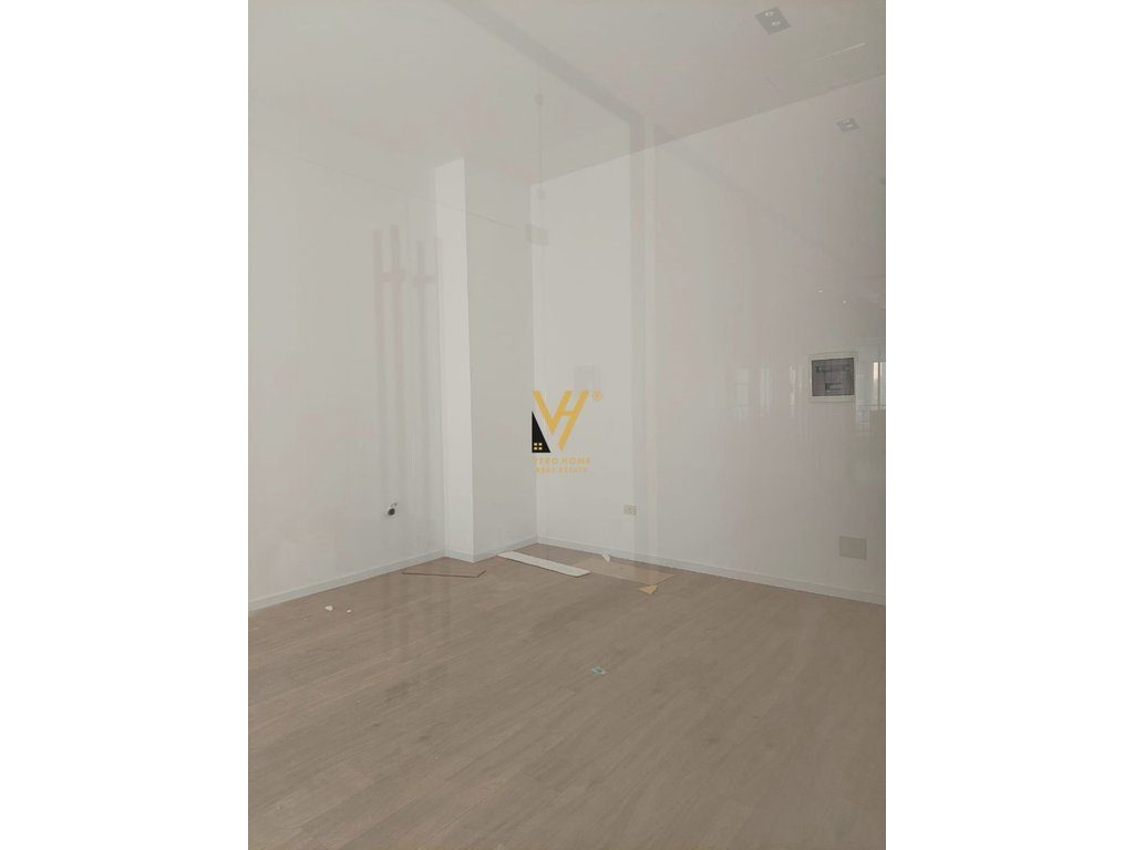 JEPET ZYRE 40 M2 ME QERA TE MINE PEZA 800 EURO 3