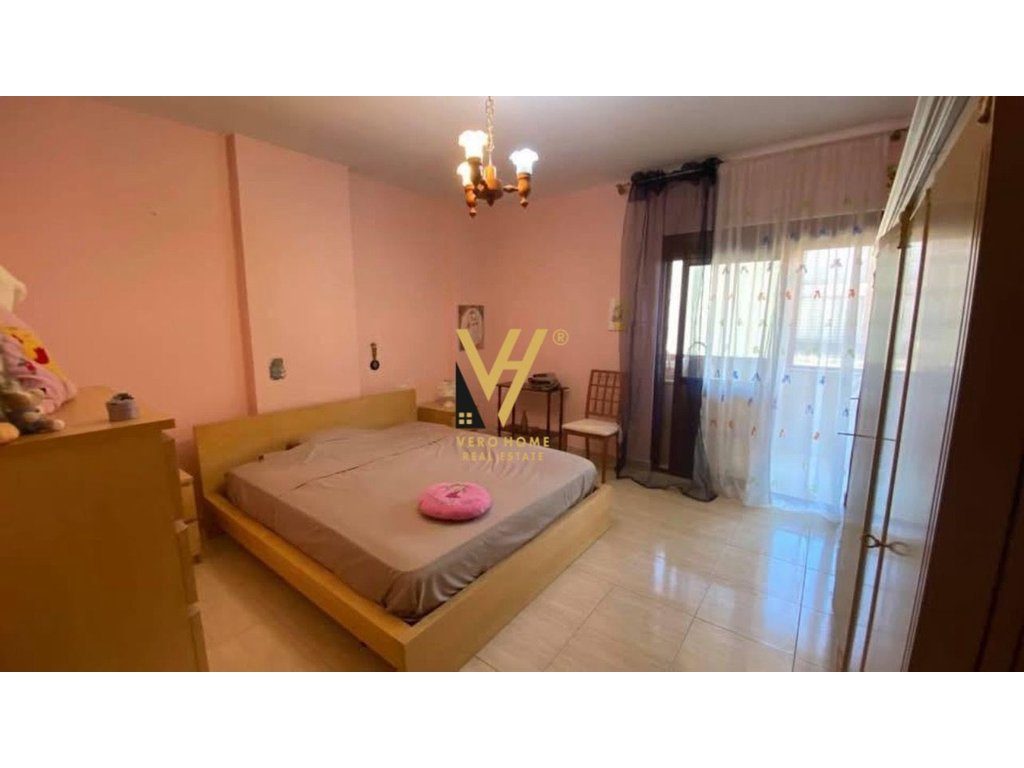 JEPET APARTAMENT 1+1+ANEKS ME QIRA TE RRUGA E BOGDANEVE 600 EURO 4