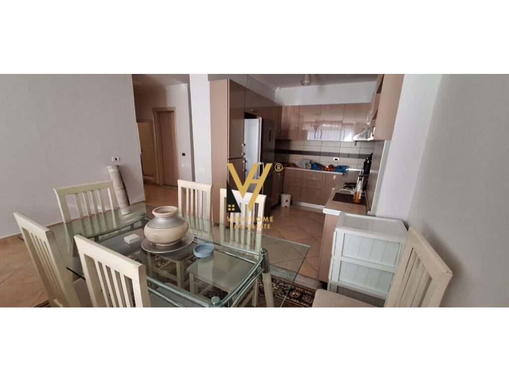 Shitet Apartament 2+1+2+ballkon te Rruga Ali Visha 139 m2 2