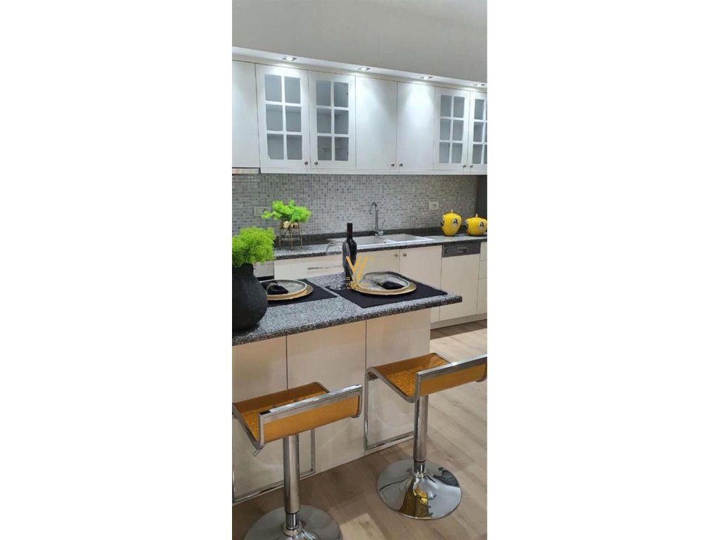 SHITET APARTAMENT 1+1+BLK TE KOMUNA E PARISIT 200.000 EURO 2