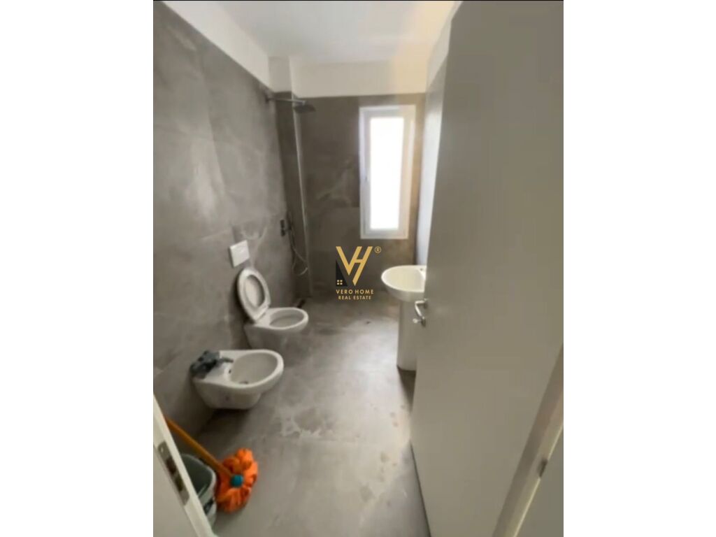 Jepet Apartament 3+1+ballkon me qera te Ish Fusha e Aviacionit 110 m2 2