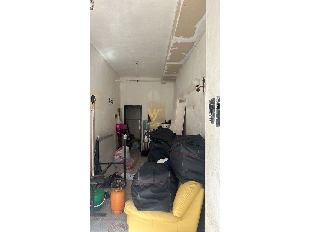 JEPET AMBIENT BIZNESI 71 M2 ME QERA TE 21 DHJETORI 1.000 EURO 4