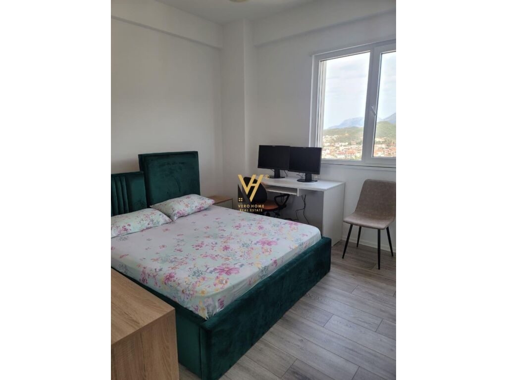 Jepet Apartament 2+1+ballkon me qera ne Kinostudio 103 m2 4