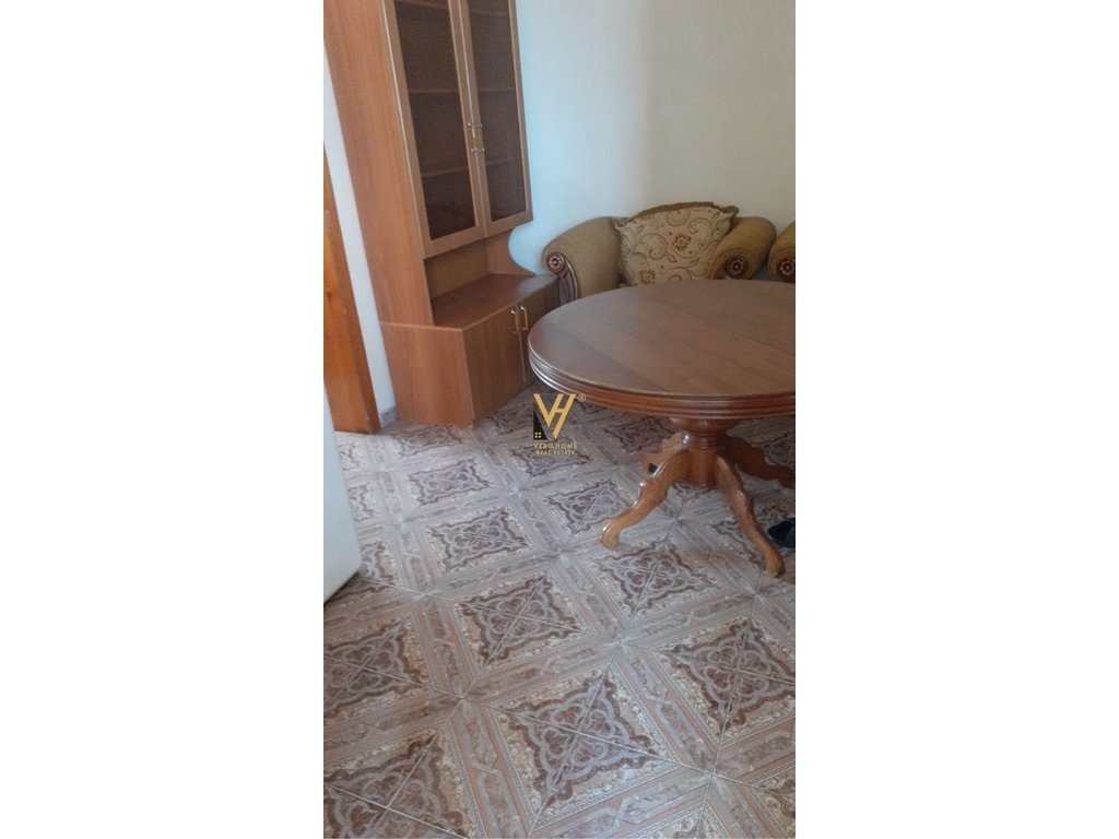 JEPET APARTAMENT 3+1 ME QERA TE RR.4 DESHMORET 70.000 LEKE 4