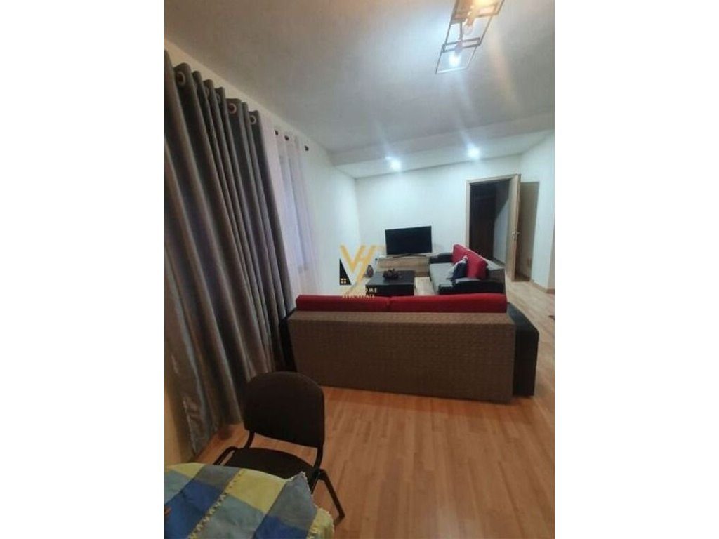 JEPET APARTAMENT 1+1 ME QERA NE SELITE 450 EURO 2