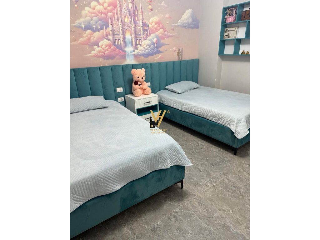 JEPET APARTAMENT 2+1+2 ME QERA PRANE TEG 700 EURO 4
