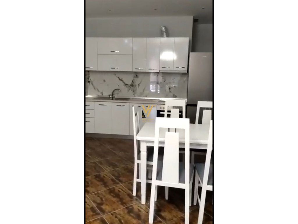 JEPET APARTAMENT 2+1+BLK ME QERA NE YZBERISHT 55.000 LEKE 3