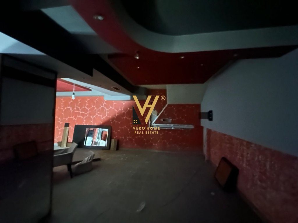 JEPET DYQAN 220 M2 ME QERA TE PAZARI I RI 1.500 EURO 3