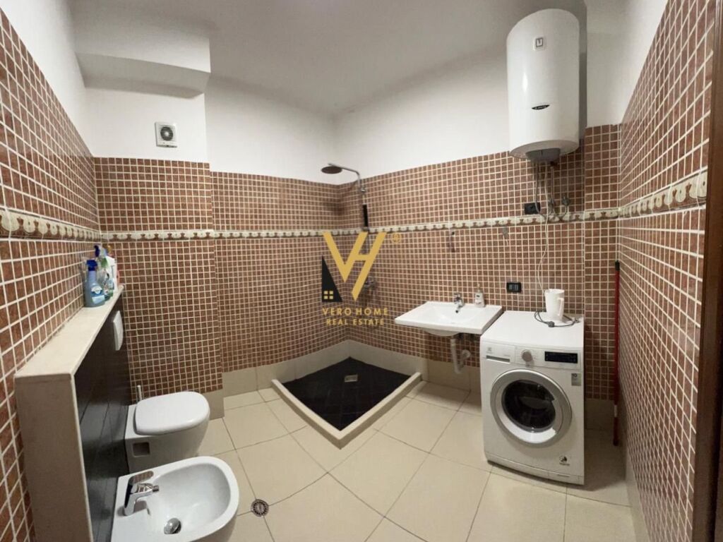 Shitet Apartament 1+1+ballkon te Spitali American 3 , Yzberisht 85 m2 4