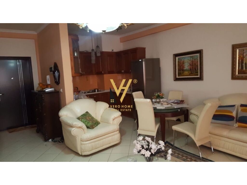Jepet Apartament 2+1+2+ballkon me qera te Unaza e Re 115 m2 4