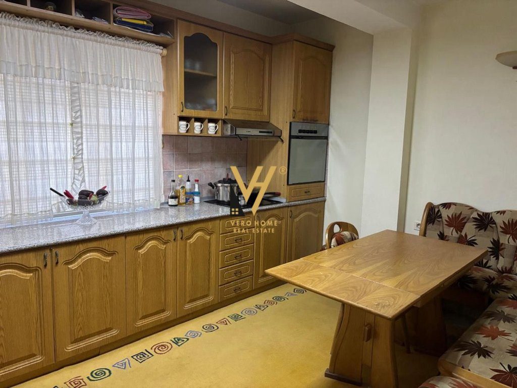 SHITET APARTAMENT 2+1+2 TE STADIUMI DINAMO 310.000 EURO 2