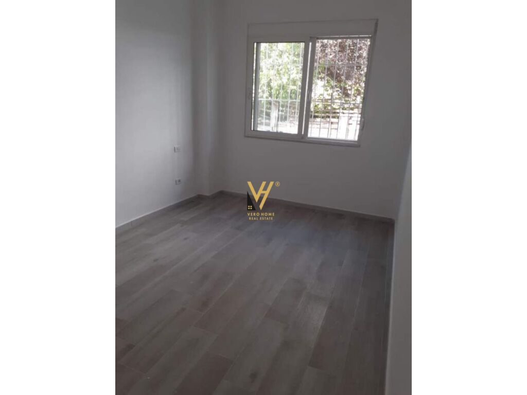 Shitet Apartament 1+1+ballkon ne Golem 70 m2