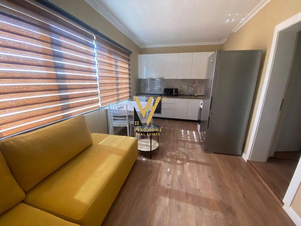 JEPET APARTAMENT 2+1 ME QIRA TE DOGANA 60.000 LEKE 2