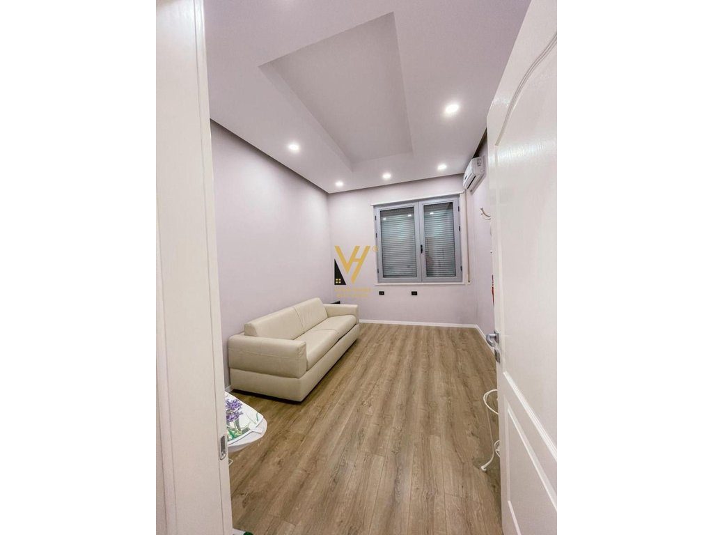 JEPET APARTAMENT 2+1+2+BLK ME QERA TE PAZARI I RI 1.000 EURO 4