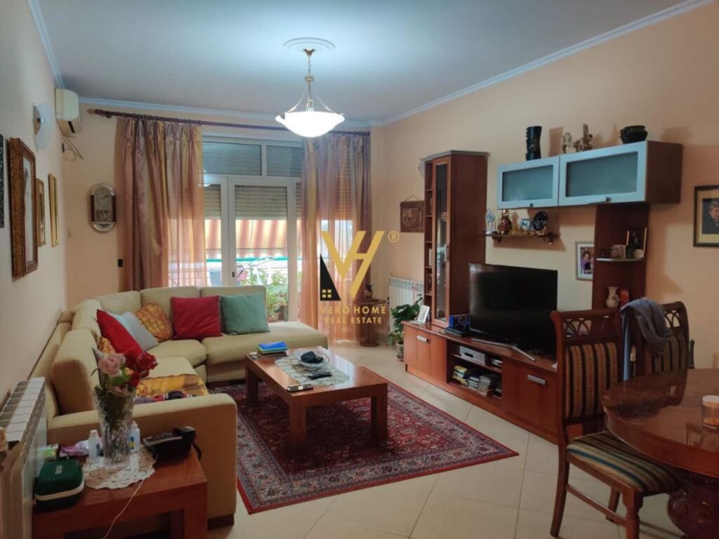 Jepet Apartament 2+1+ballkon me qera prane Stadiumit Air Albania 103 m2 4