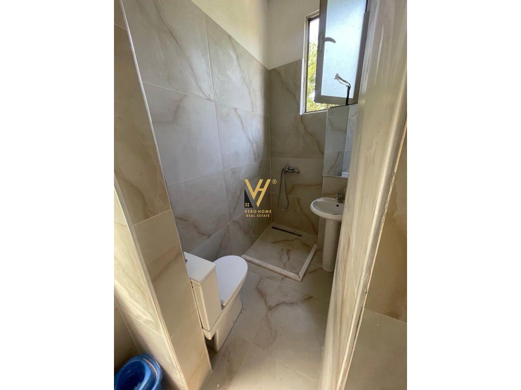 JEPET APARTAMENT 1+1 ME QERA RRUGA EDUARD MANO 45.000 LEKE 4