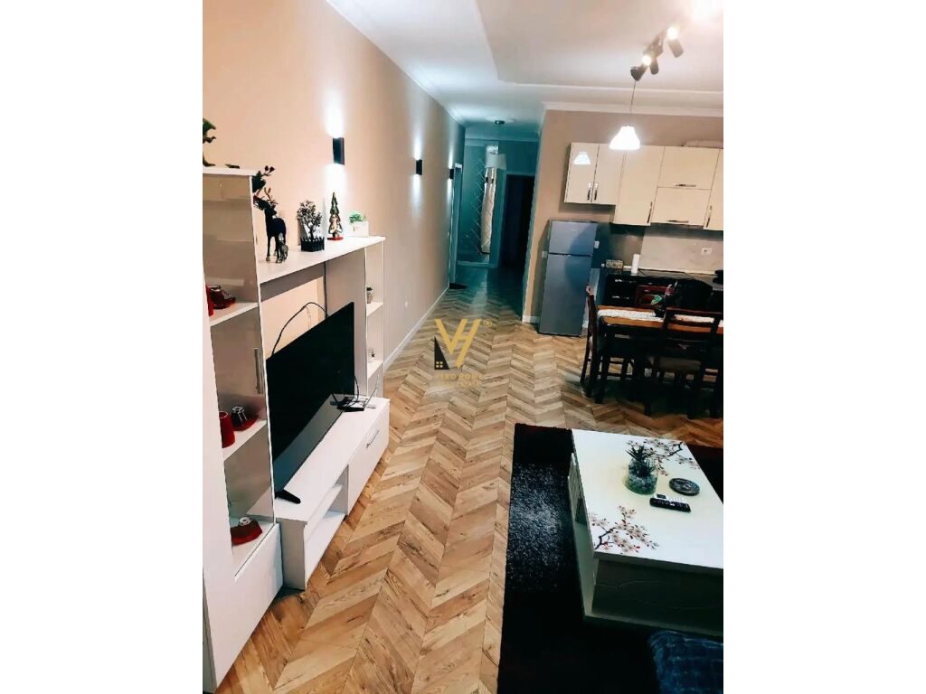 Jepet Apartament 2+1+2+ballkon me qera te Kopshti Botanik 200 m2 2