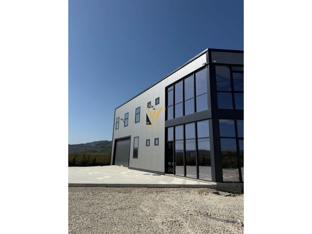 SHITET KAPANON DHE TRUALL 4900 M2 NE VAQARR 1.500.000 EURO 3