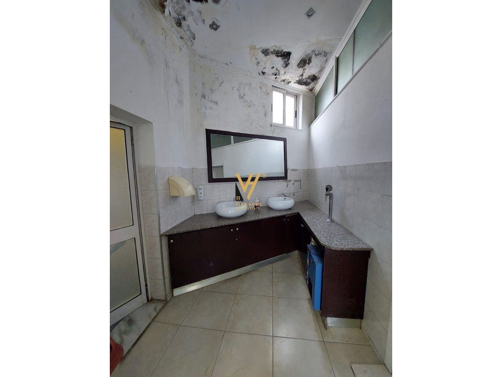SHITET DYQAN 240 M2 TE QYTET STUDENTI 350.000 EURO 2