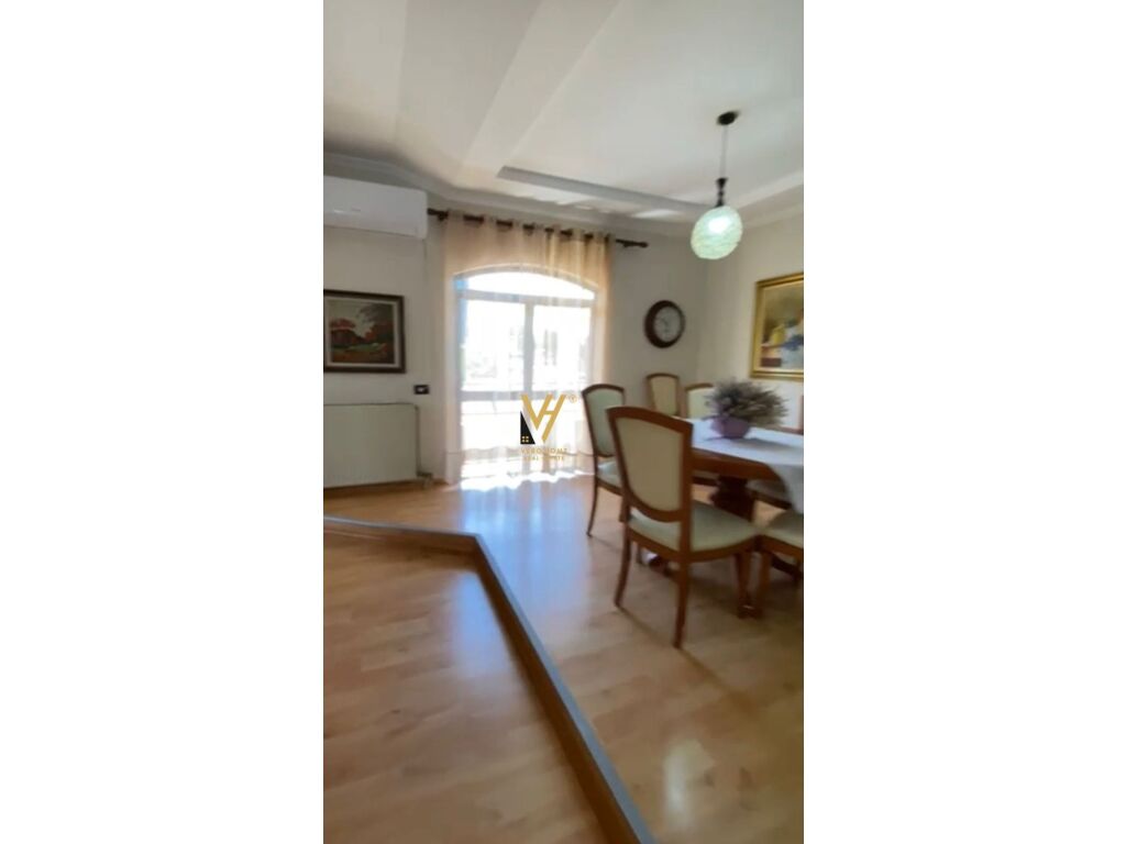 Jepet Apartament 3+1+ballkon me qera ne Qender 130 m2 2