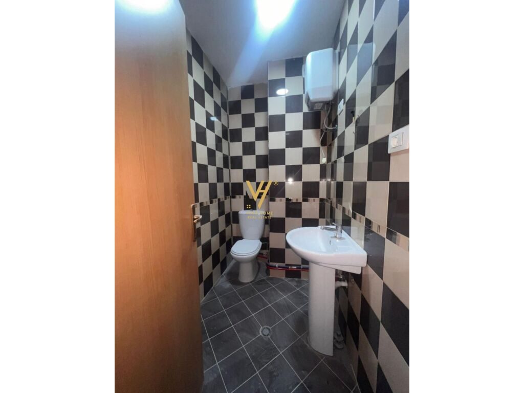 Jepet Zyre me qera te Usluga , Stacioni i Trenit 110 m2