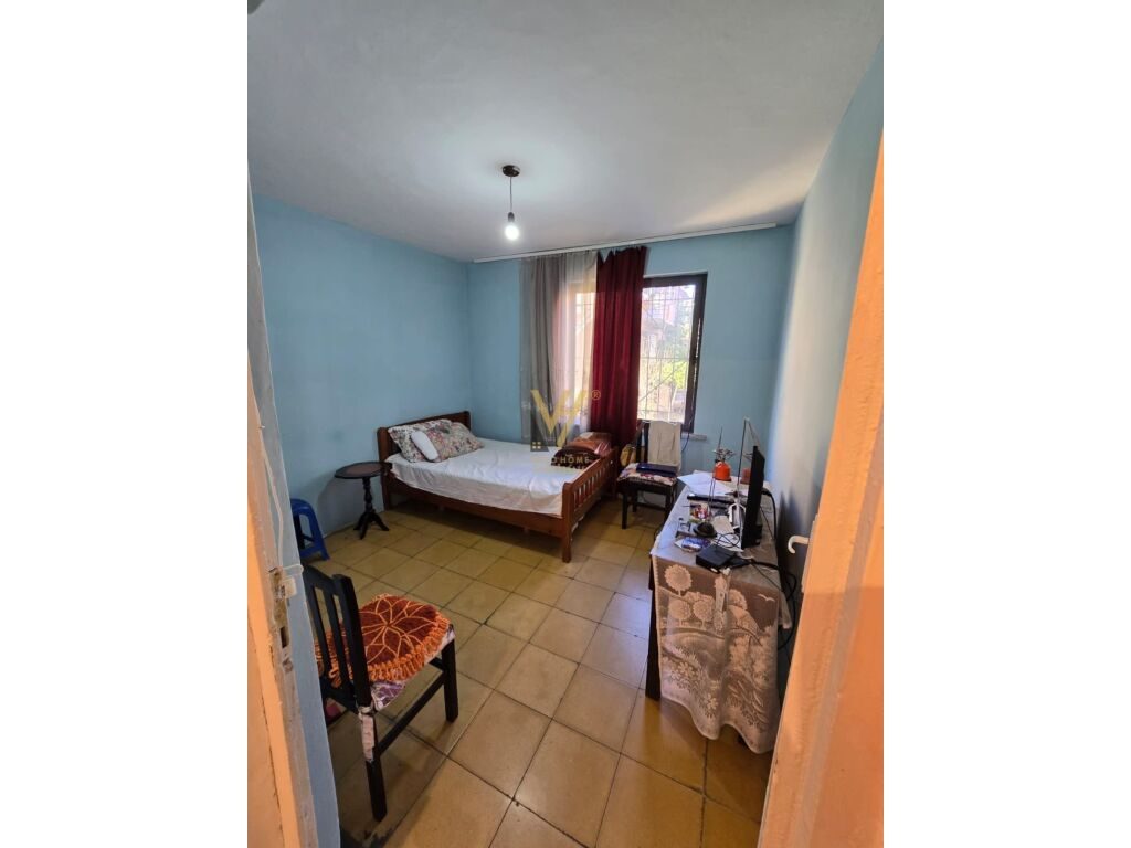 Shitet apartament 1+1 te Rruga e Dibres 50 m2