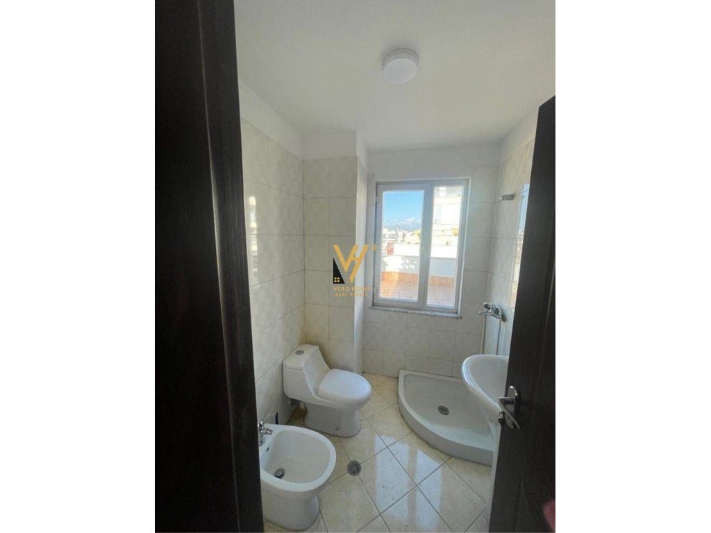 JEPET APARTAMENT 2+1+BLK ME QERA NE YZBERISHT 50.000 LEKE 4