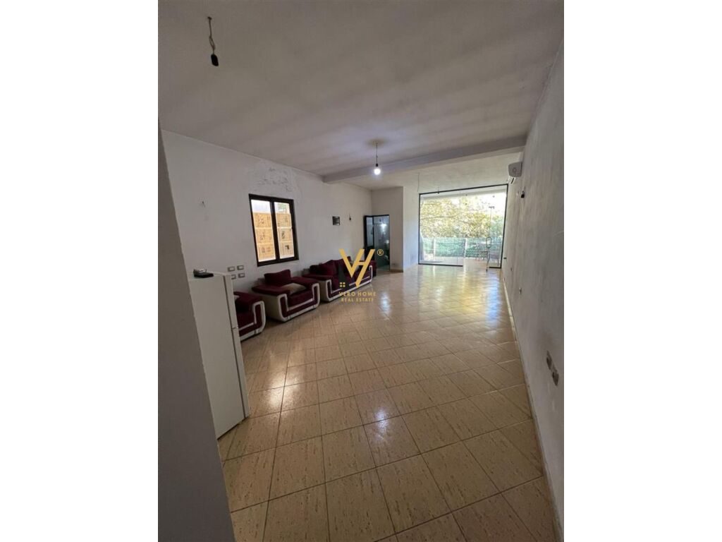 JEPET AMBIENT 100 M2 ME QERA TE RR.MYSLYM KETA 350 EURO 1