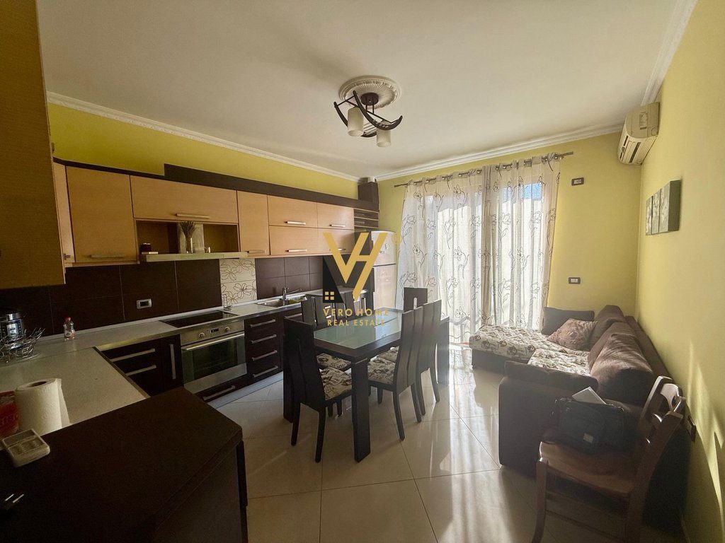 JEPET APARTAMENT 3+1+2+2BLK ME QERA NE ASTIR 60.000 LEKE 2