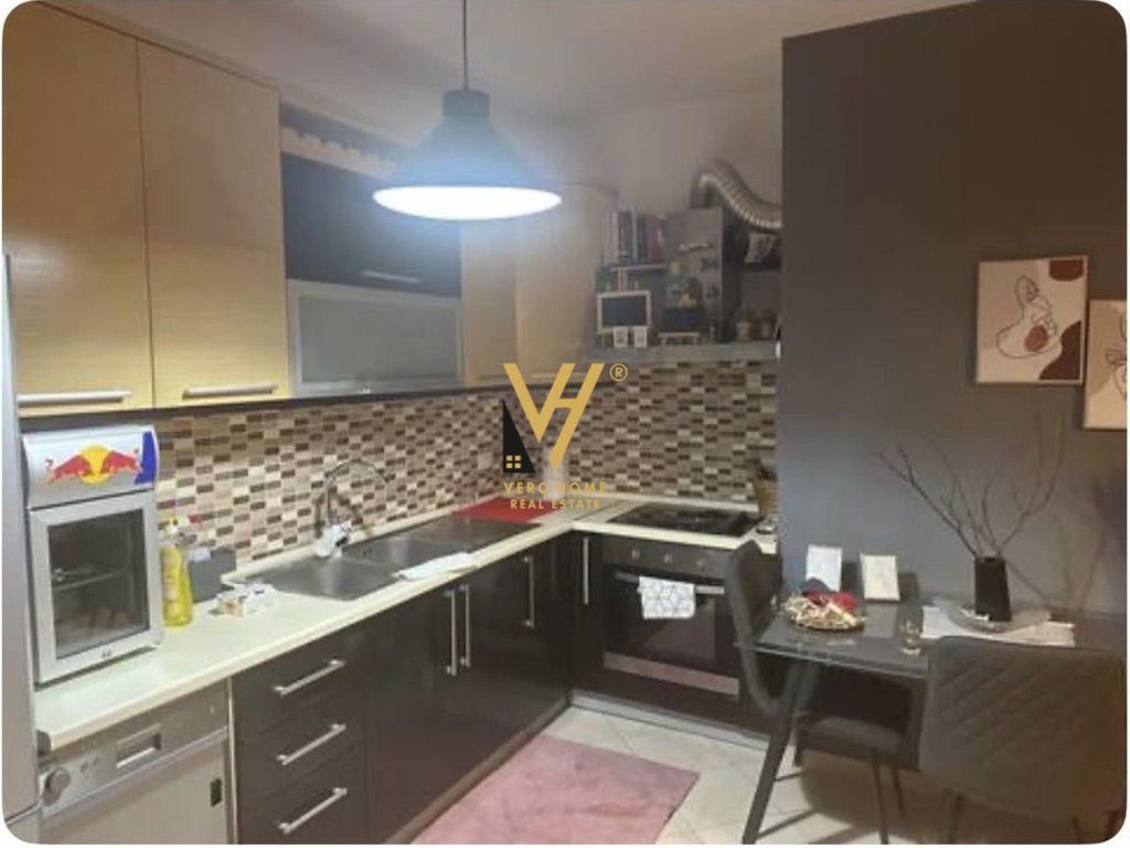 JEPET APARTAMENT 1+1+BLK ME QERA TEK ASTIRI 450 EURO 2