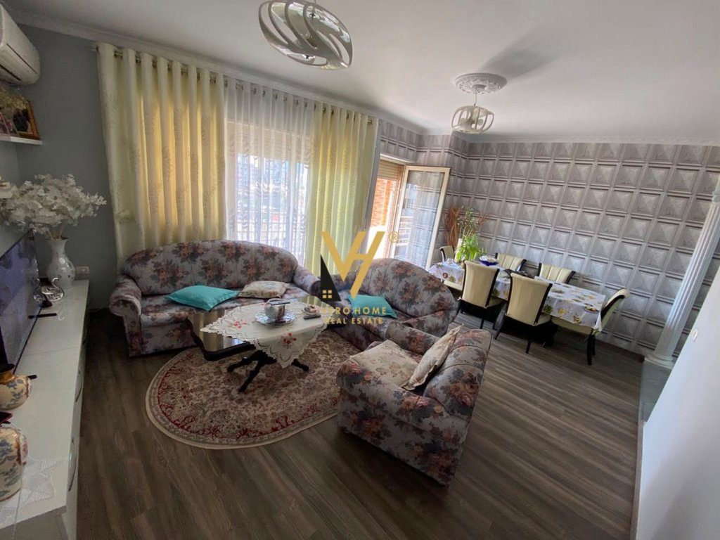 SHITET APARTAMENT 2+1+2+BLK TE STACIONI TRENIT 260.000 EURO