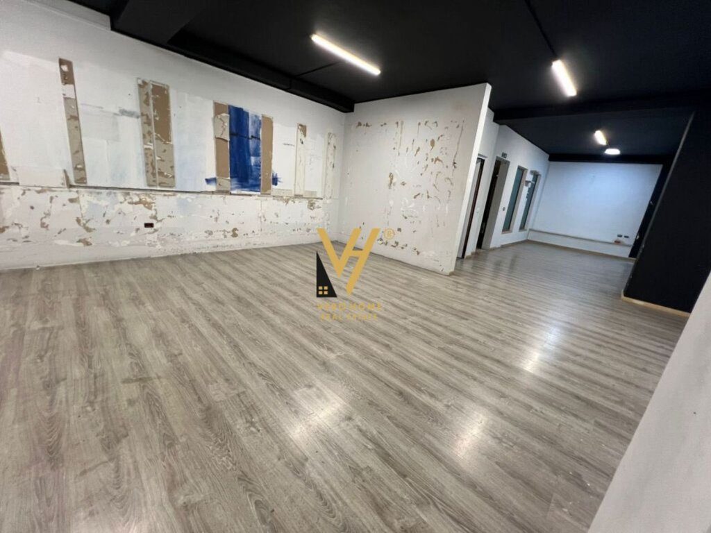 JEPET AMBIENT BIZNESI 115 M2 ME QERA TE LSI, BLLOK 1.500 EURO 2