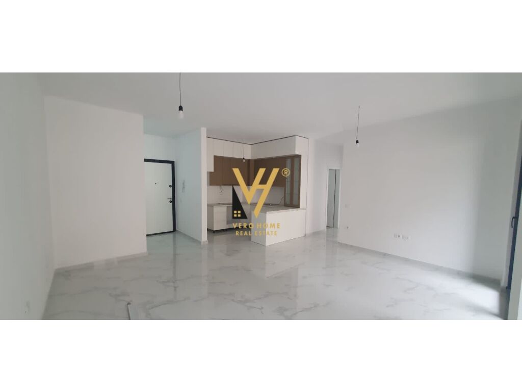 Jepet zyre me qera te Komuna e Parisit 98 m2