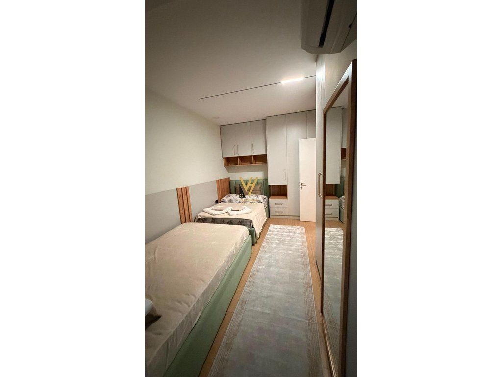 JEPET APARTAMENT 1+1 ME QIRA TE RRUGA E DIBRES 65.000 LEKE 4