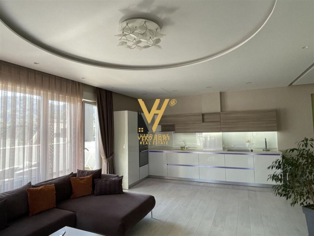 JEPET APARTAMENT 3+1+2+BLK ME QERA TE LIQENI I THATE 1.100 EURO 2