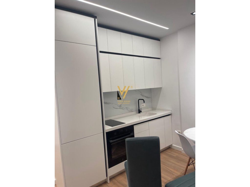 JEPET APARTAMENT 1+1+BLK ME QERA TE DELIJORGJI 65.000 LEKE 2