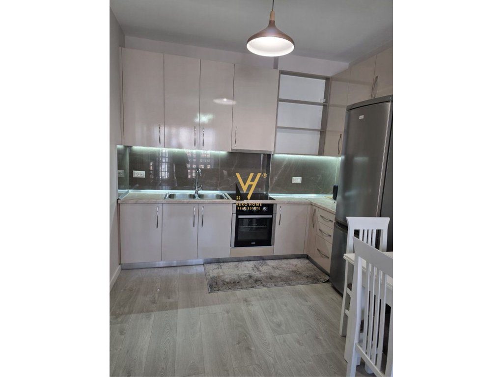 JEPET APARTAMENT 1+1 ME QERA NE ASTIR 450 EURO